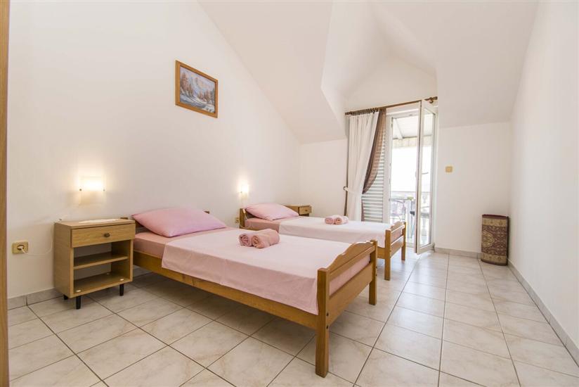 Apartment A6, for 5 persons