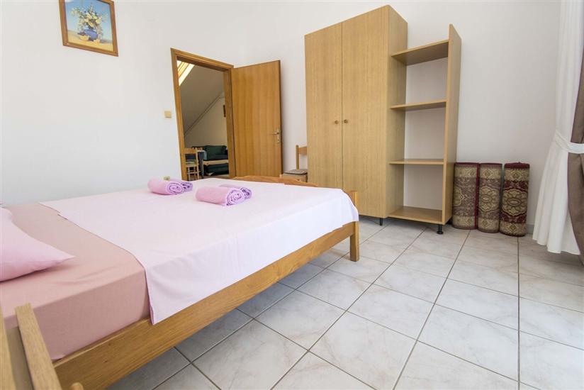 Apartment A6, for 5 persons