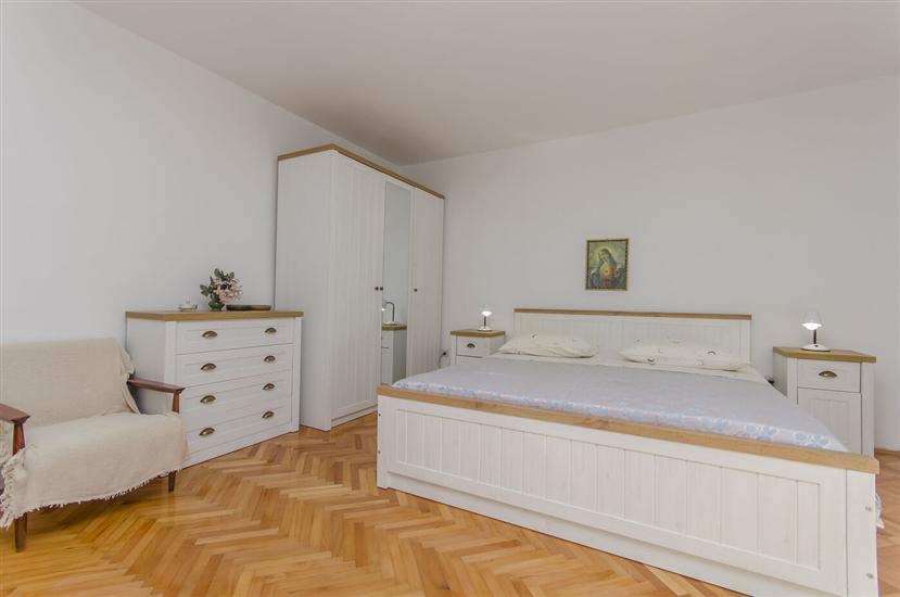 Apartment A2, for 3 persons