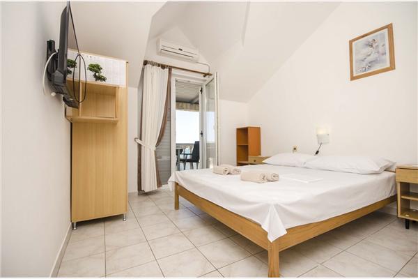 Apartment A7, for 2 persons