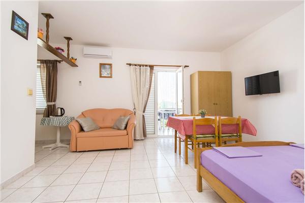 Apartment A8, for 2 persons