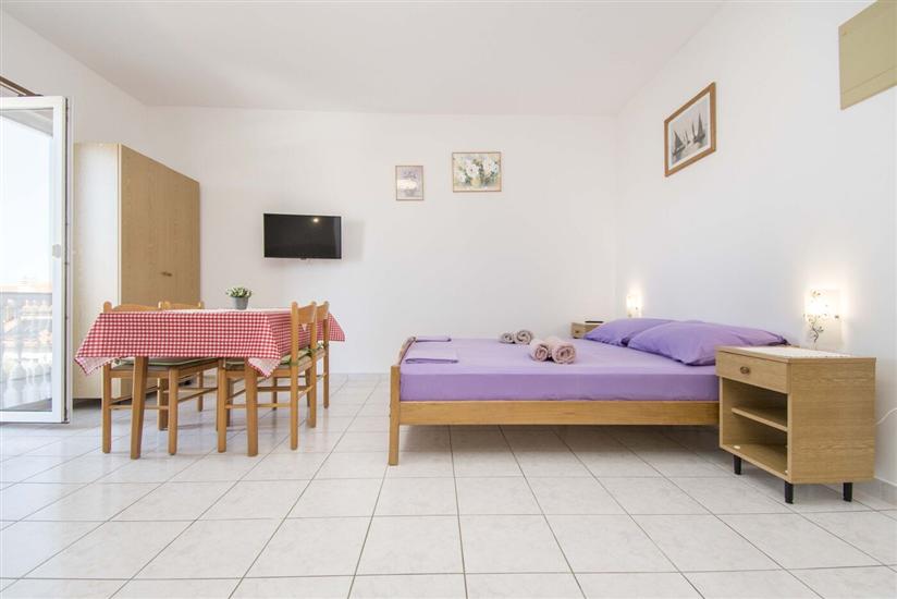 Apartment A8, for 2 persons