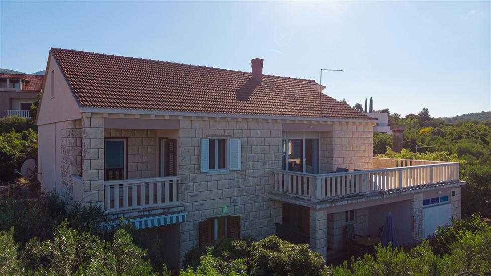 Apartments Seafront Mavla