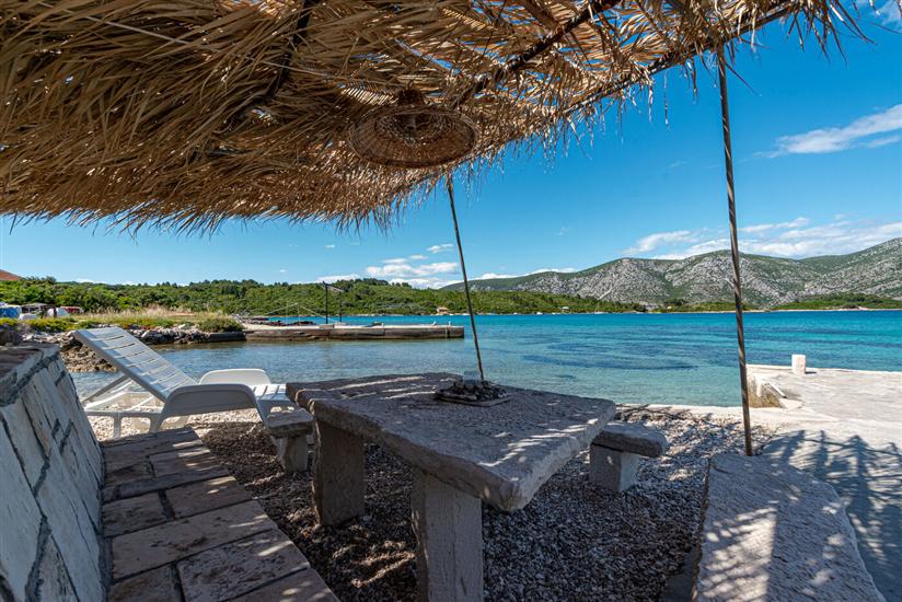 Apartments Seafront Mavla