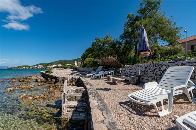 Apartments Seafront Mavla