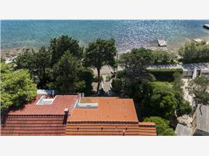 Apartment Gordana Kosljun, Size 52.00 m2, Airline distance to the sea 3 m, Airline distance to town centre 0 m