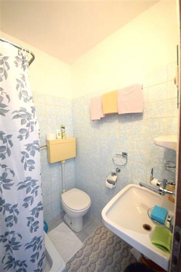 Room S2, for 3 persons