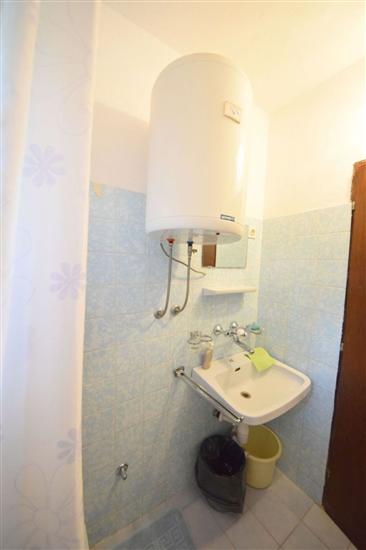 Room S4, for 3 persons