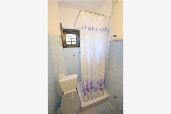 Room S4, for 3 persons