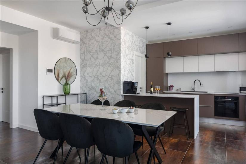 House K1, for 12 persons