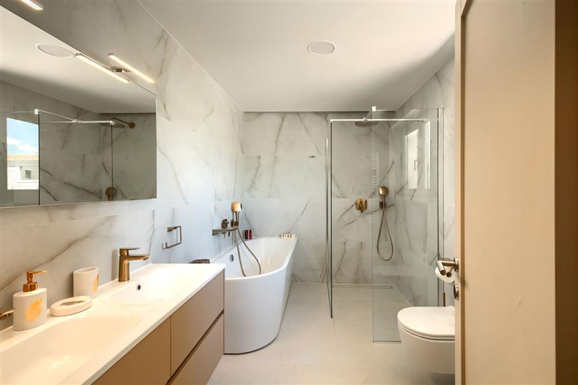 House K1, for 8 persons