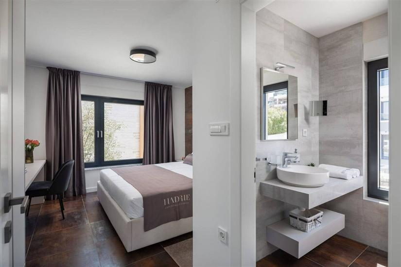 House K1, for 12 persons