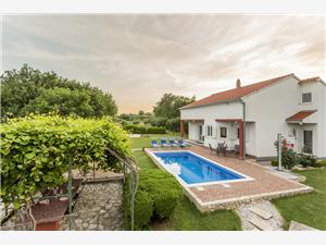 Villa Ezgeta Kastel Novi, Size 96.00 m2, Accommodation with pool