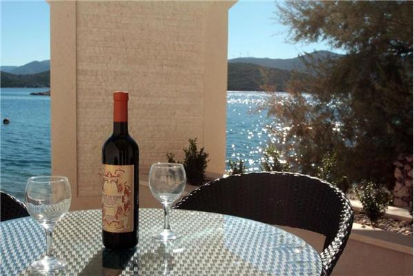 Apartment A1, for 5 persons