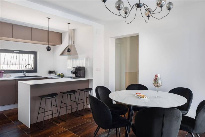 Apartment A1, for 5 persons