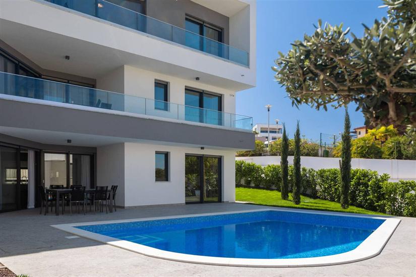 Apartment A1, for 5 persons