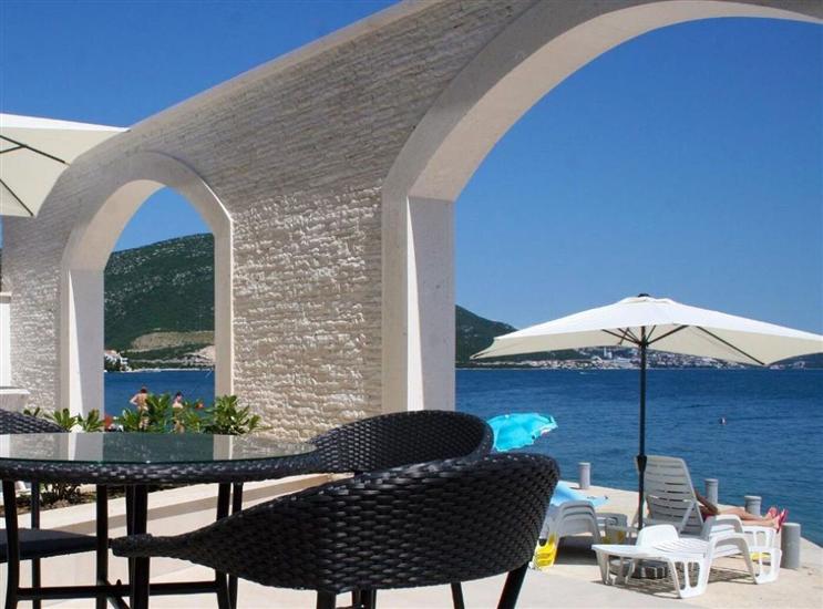 Apartment At the sea