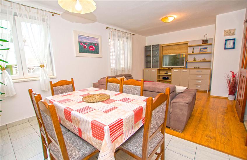 Apartment A1, for 6 persons