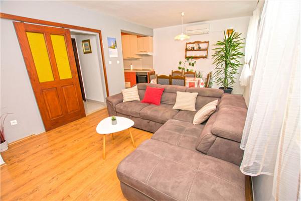 Apartment A1, for 6 persons