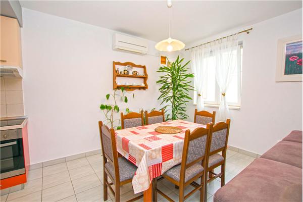 Apartment A1, for 6 persons