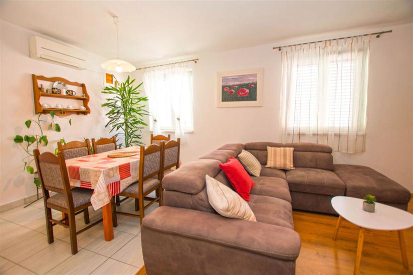 Apartment A1, for 6 persons
