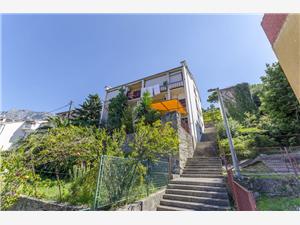 Apartments Nataša Podgora, Size 60.00 m2, Airline distance to the sea 100 m, Airline distance to town centre 100 m