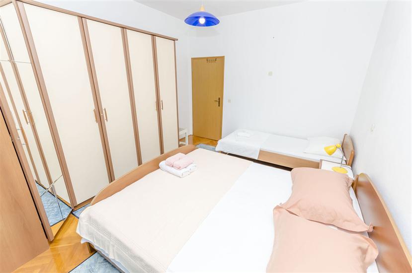 Apartment A1, for 5 persons