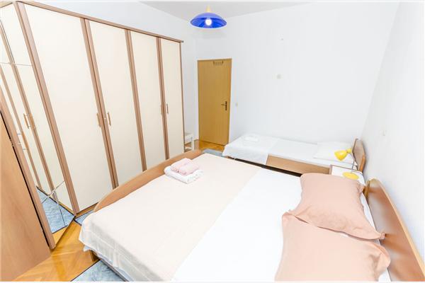 Apartment A1, for 5 persons