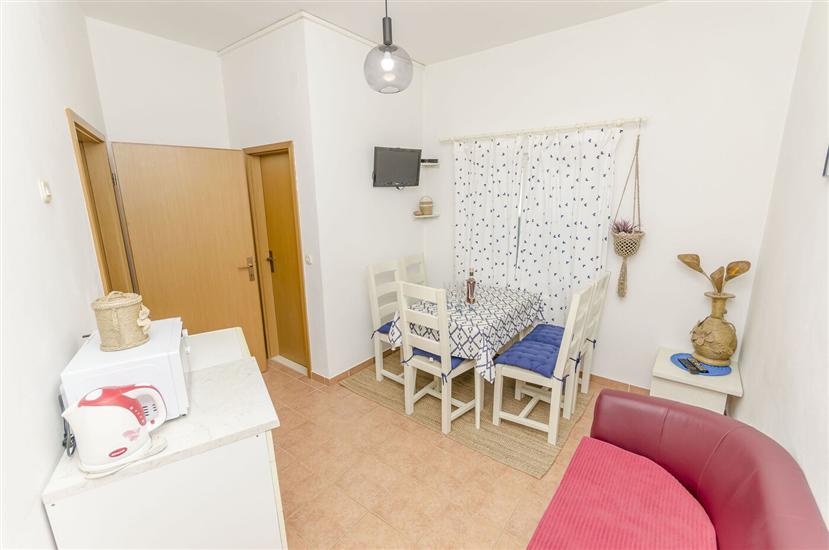Apartment A1, for 5 persons