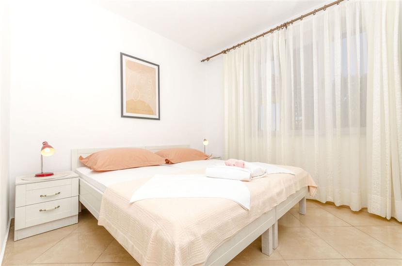 Apartment A2, for 9 persons