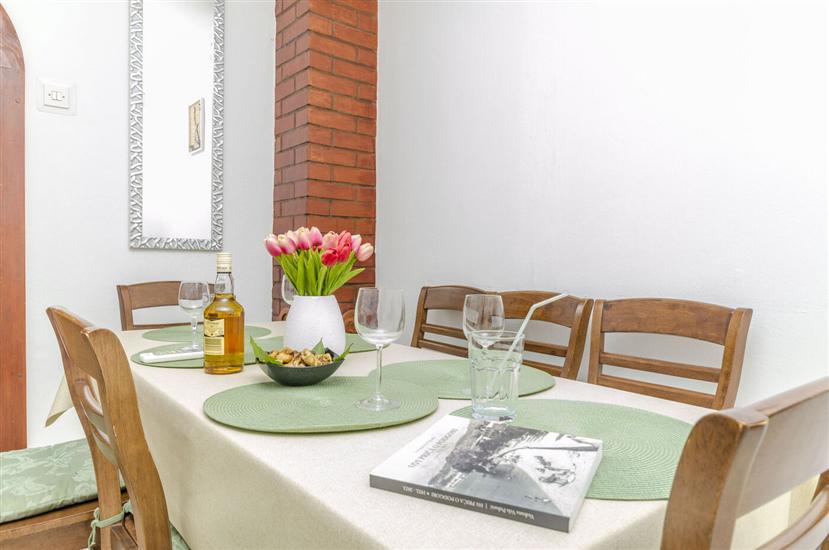 Apartment A2, for 9 persons