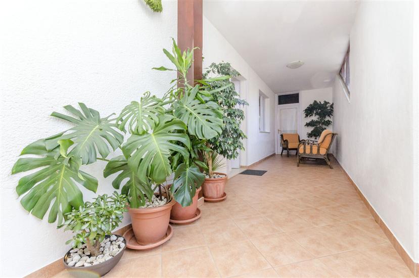 Apartment A2, for 9 persons