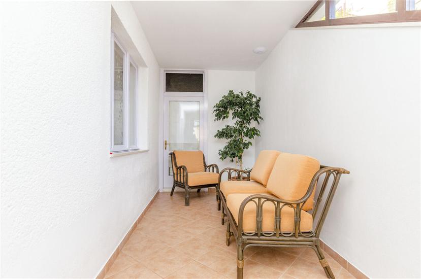 Apartment A2, for 9 persons