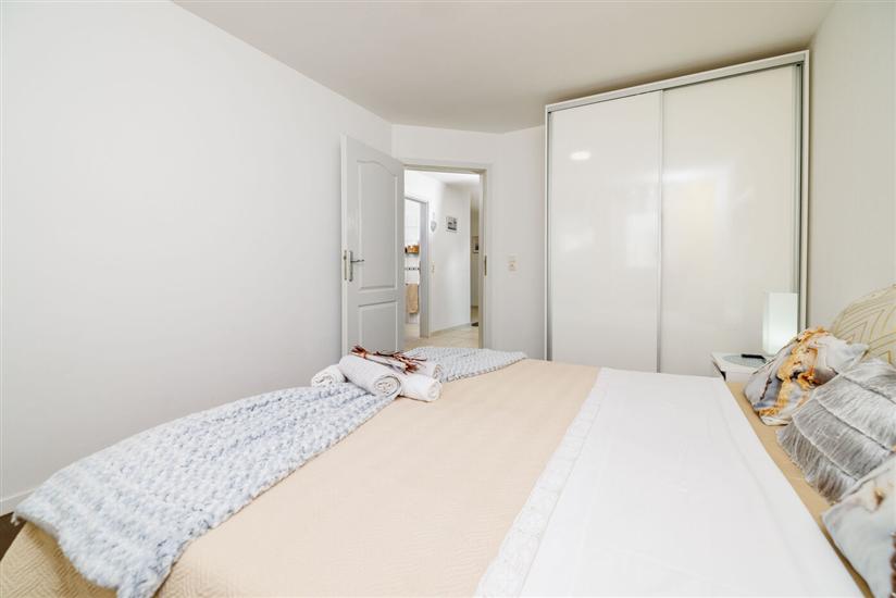 House K1, for 10 persons