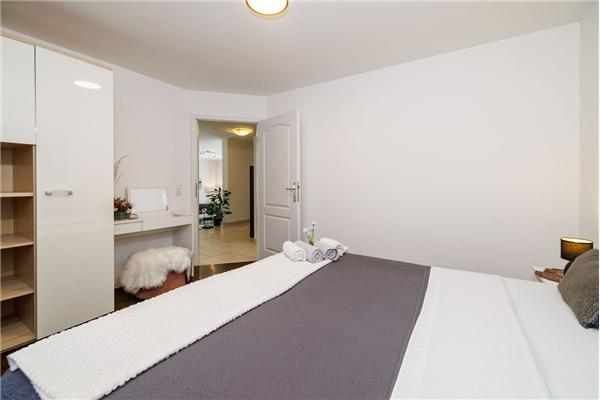 House K1, for 10 persons