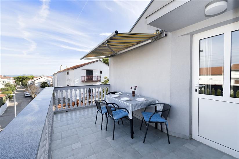 Apartment A1, for 5 persons