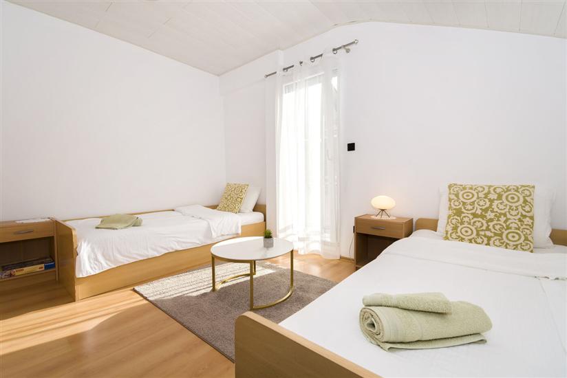 Apartment A1, for 5 persons