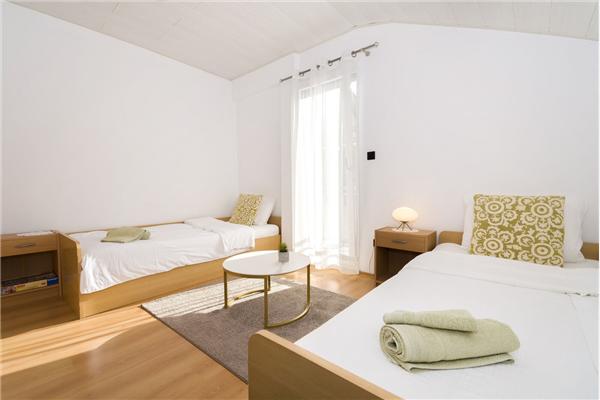 Apartment A1, for 5 persons