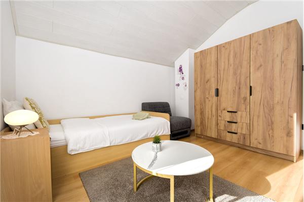 Apartment A1, for 5 persons