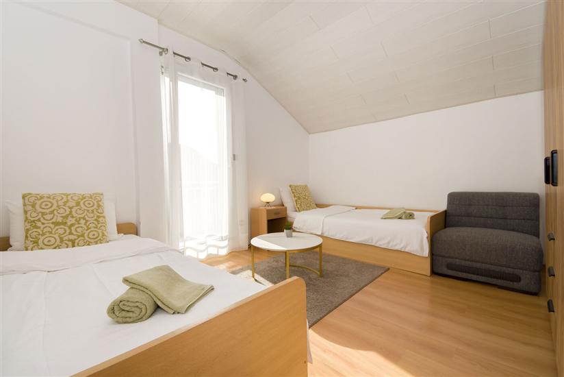 Apartment A1, for 5 persons