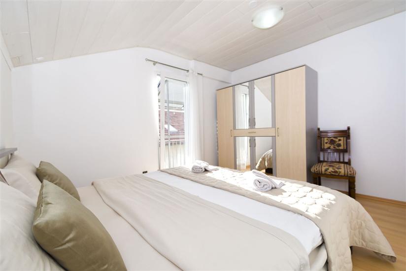 Apartment A1, for 5 persons