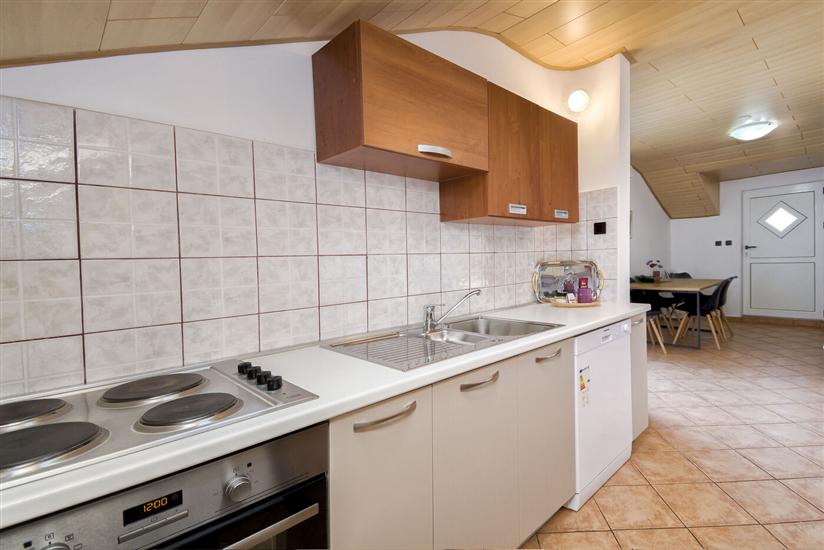 Apartment A1, for 5 persons