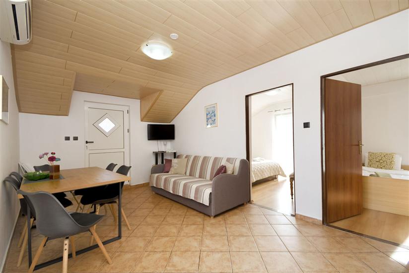 Apartment A1, for 5 persons