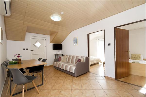 Apartment A1, for 5 persons