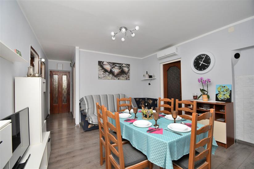 Apartment A1, for 8 persons