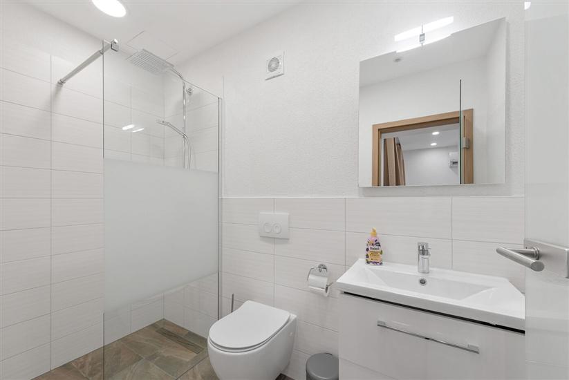 House K1, for 10 persons