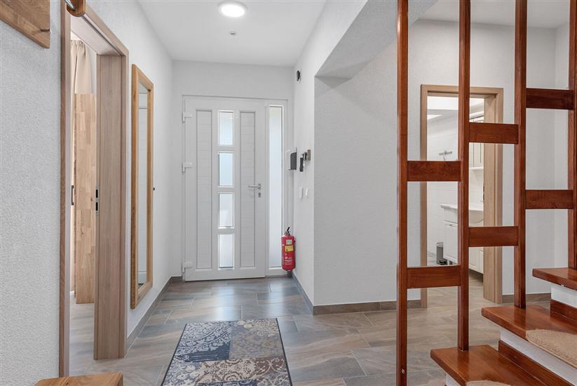 House K1, for 10 persons