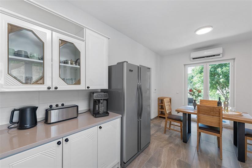 House K1, for 10 persons