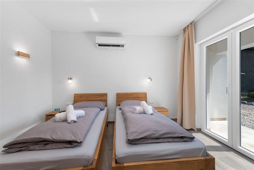 House K1, for 10 persons