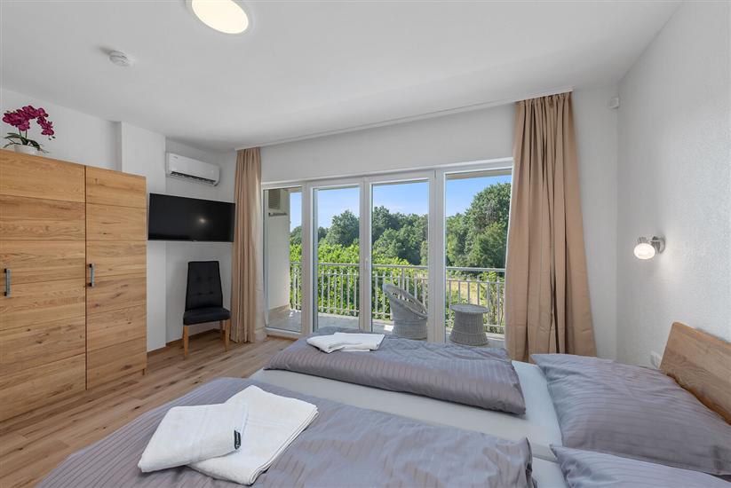 House K1, for 10 persons